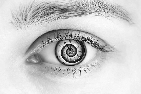 Image of an eye with a clock-face as the pupil Image of an eye with a clock-face as the pupil